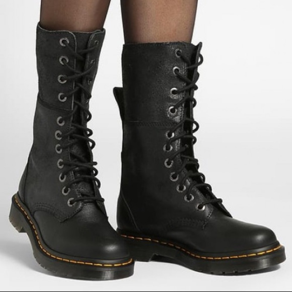 DR MARTENS HAZEL BOOTS